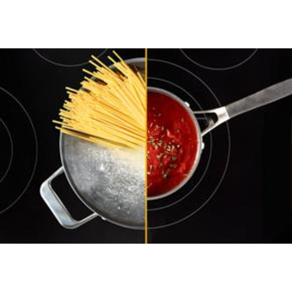 Cuisinière électrique Whirlpool 30 po (YWFES7030SZ) - Acier inoxydable résistant aux traces de doigts