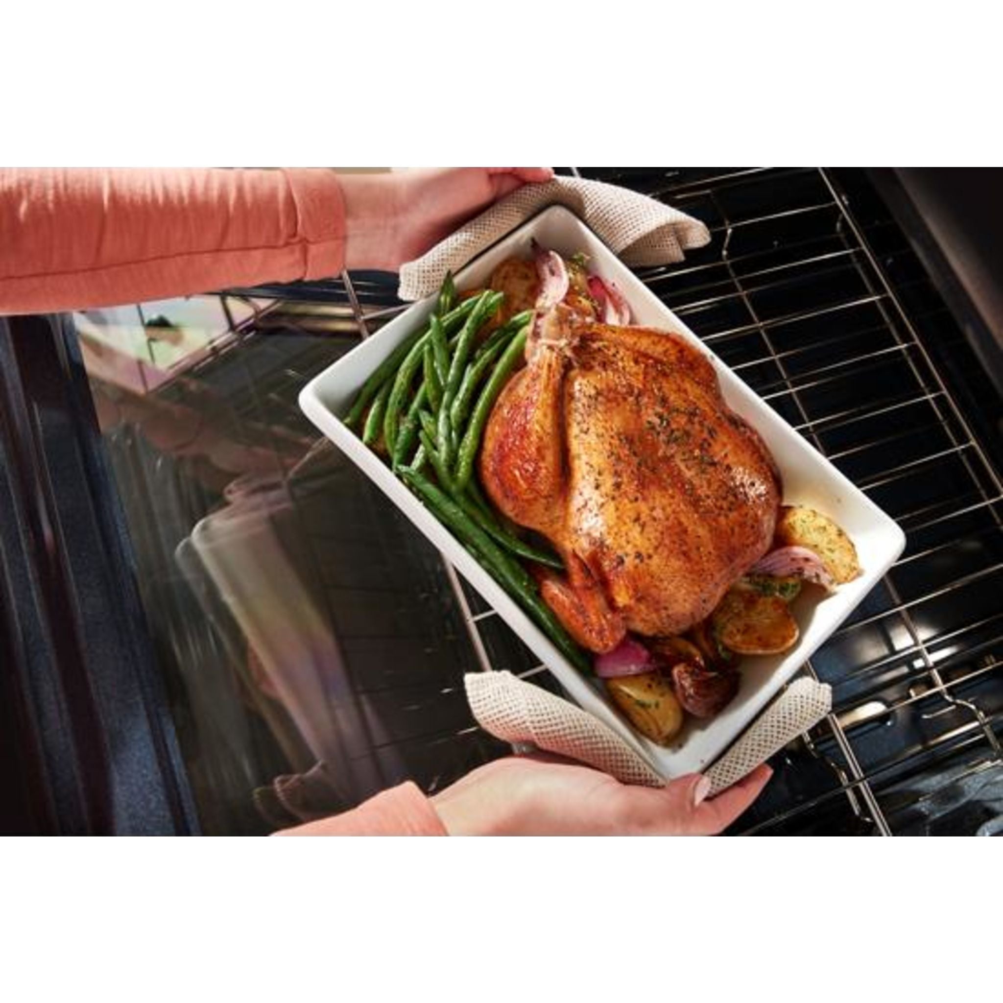 Cuisinière électrique Whirlpool 30 po (YWFES7030SZ) - Acier inoxydable résistant aux traces de doigts