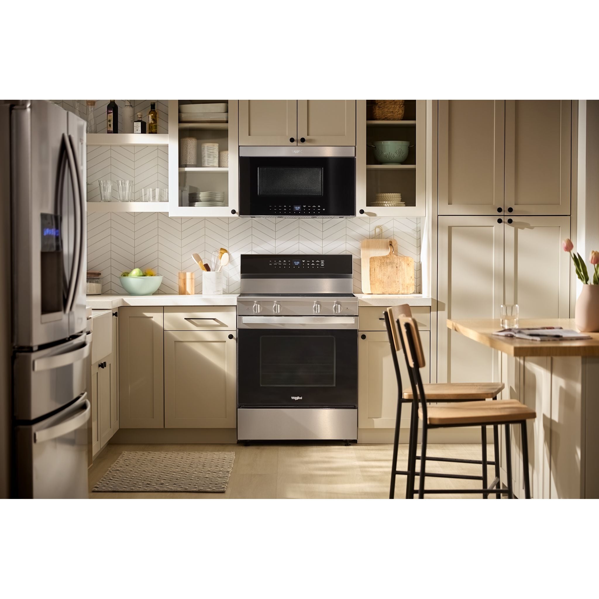 Cuisinière électrique Whirlpool 30 po (YWFES7030SZ) - Acier inoxydable résistant aux traces de doigts